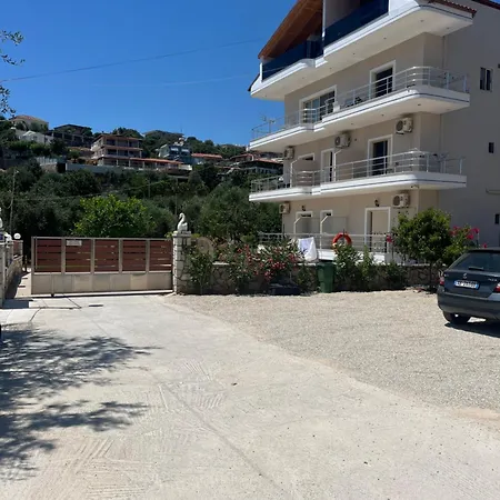 Hotel Foti *