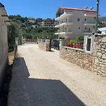 Hotel Foti *