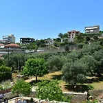 Hotel Foti *