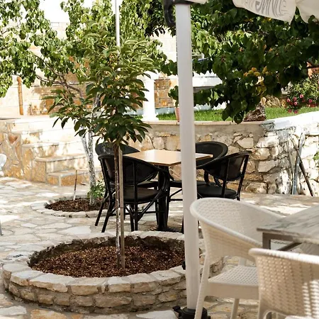 Foti Hotel Himare