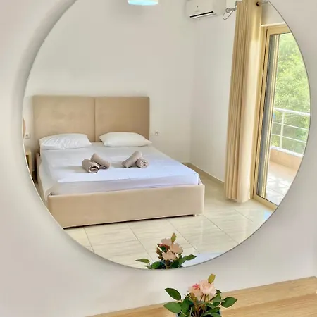 Hotel Foti *