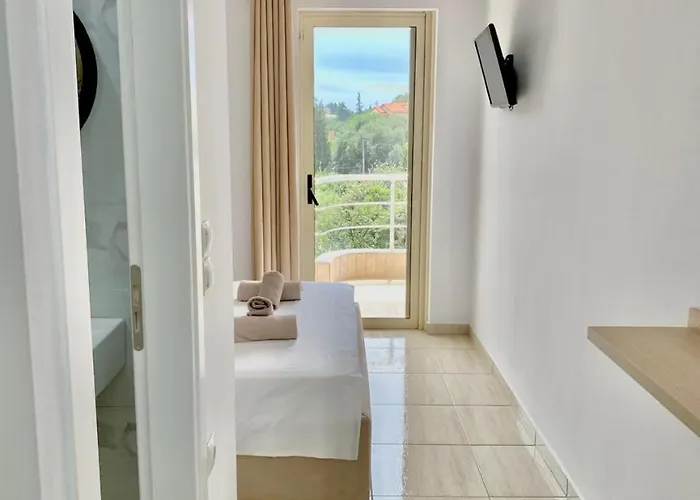 Foti Himara