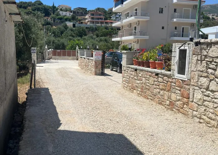 Hotel Foti *