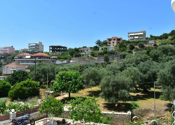 Hotel Foti *